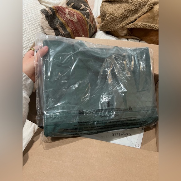 Canvelle Medium Everyday Tote - Limited Release Quilted Hunter Green NWT - Picture 8 of 9